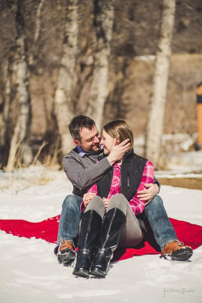 Engagement photos (eek!), walkin' on sunshine, caramel birthday cake, family time, and learning to live in the moment (without my phone attached to my hand).